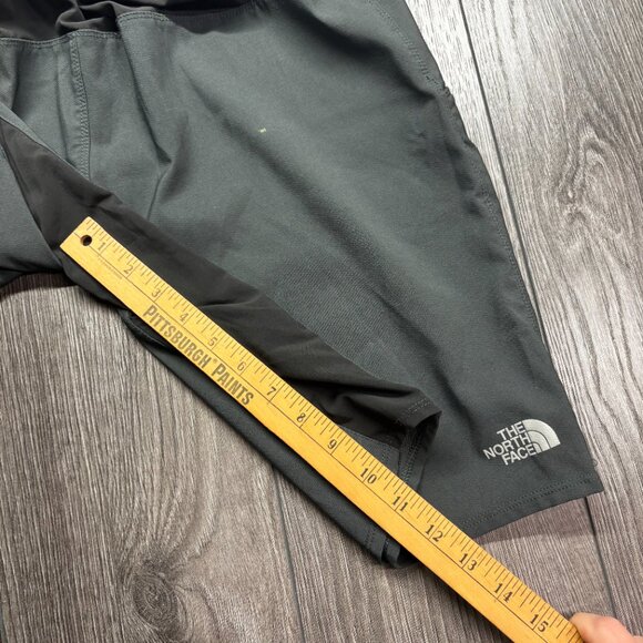 The North Face Grey Shorts Mens Medium 3M Reflective Jogging - Picture 8 of 9